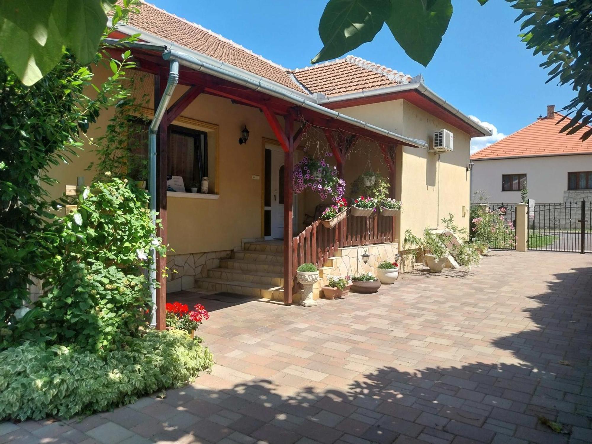 Hotel Liptak Vendeghaz Tokaj Exterior foto